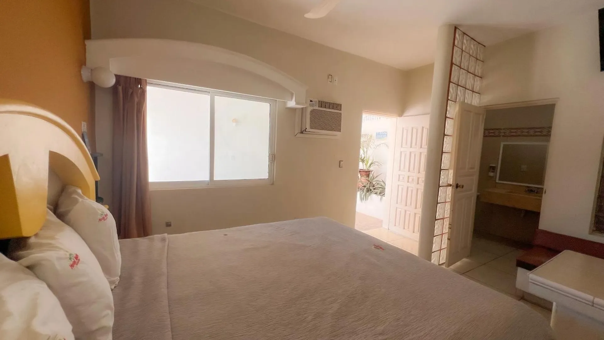 Hotel Oasis マサトラン